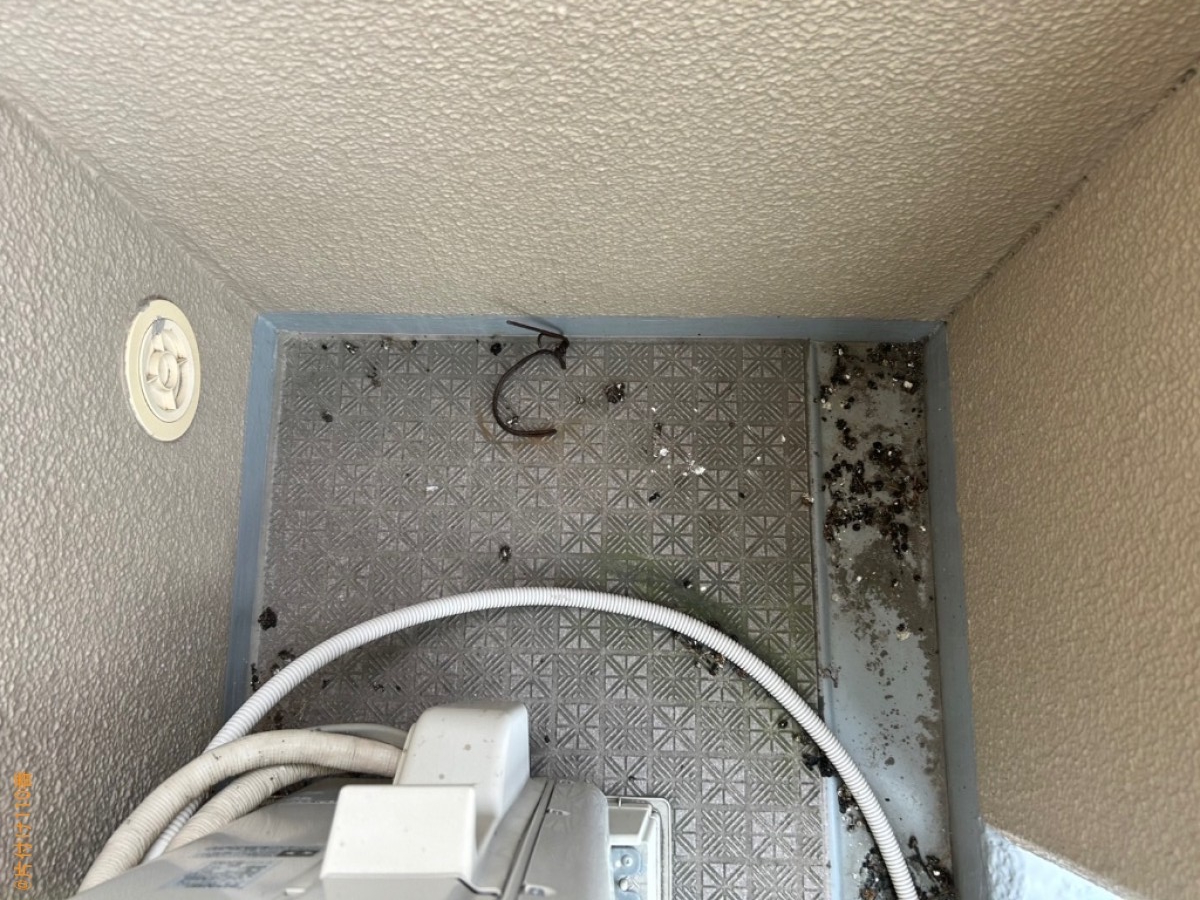 室外機置場とベランダのクリーニングご依頼